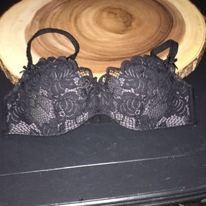 Black lacy push up 32 D